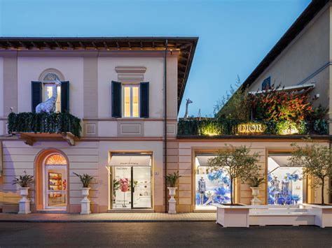 hermes esiste a forte dei marmi|Da Cucinelli a Dior, da Prada a Hermès: le grandi griffe investono .